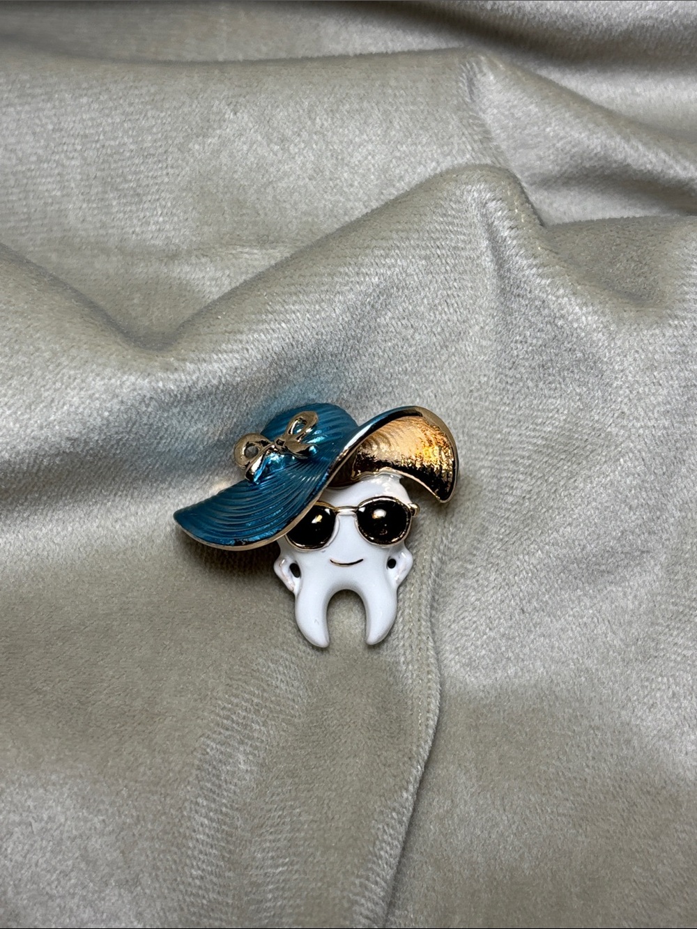 Tooth Character Pin Brooch with Teal and Gold Sun Hat - Dental